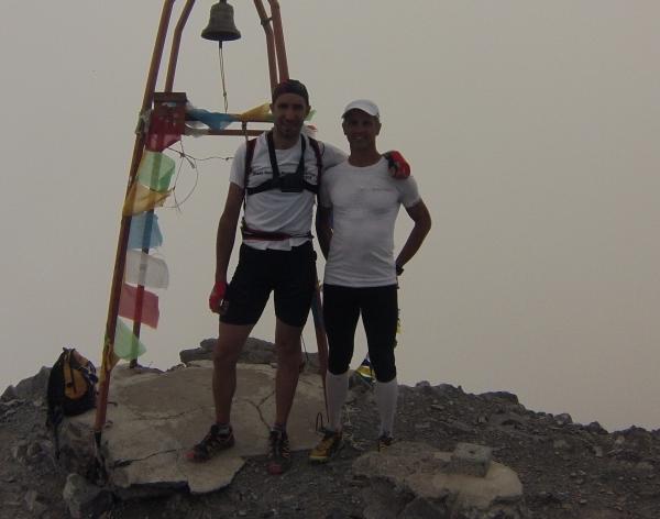 Arrivo In mezzo alle nuvole sulla cima del Monte Coglians 2780 mt